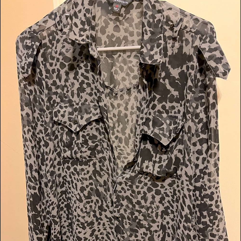 Black and white tunic top.